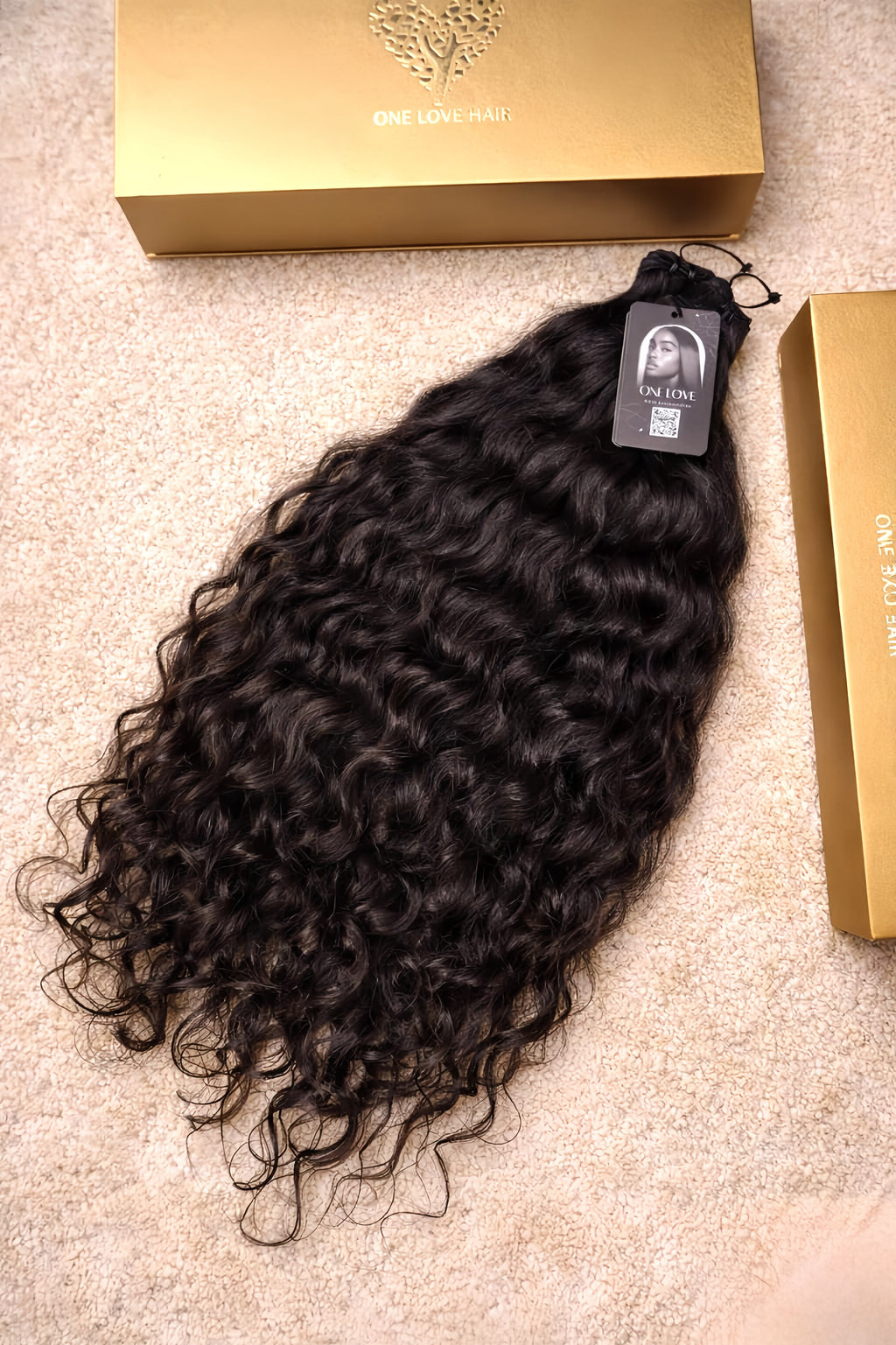 Hochwertige, unbehandelte indische Remy-Haarverlängerungen, lockig • Jetzt kaufen, später bezahlen