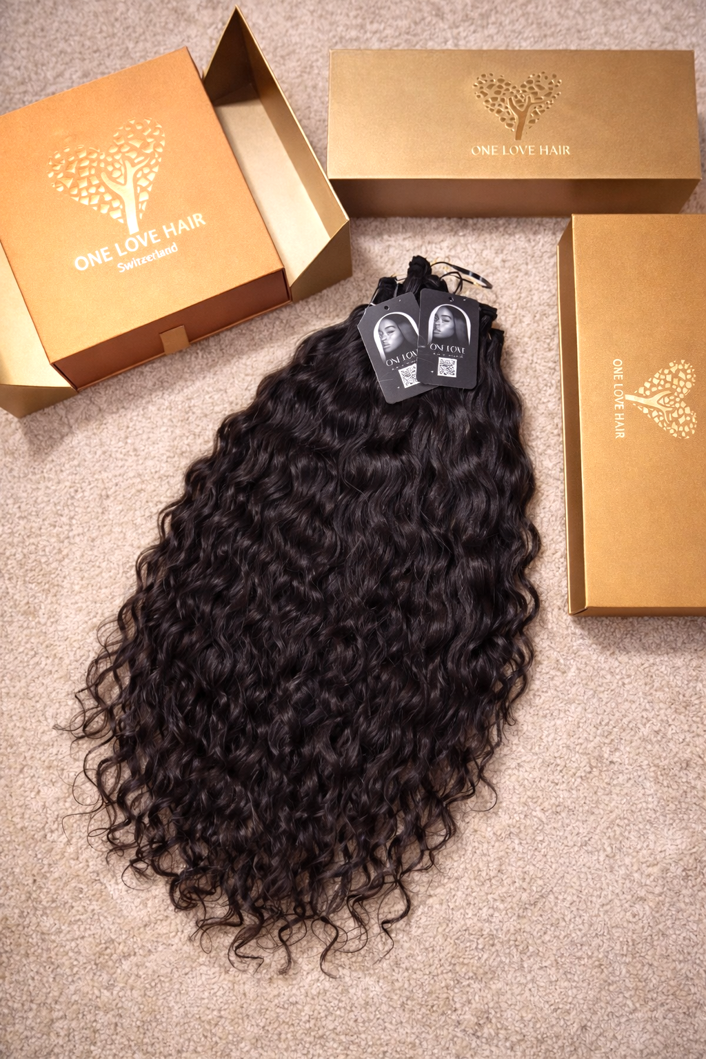 Unverarbeitete indische Remy-Haarverlängerungen, lockig – von einer einzelnen Spenderin